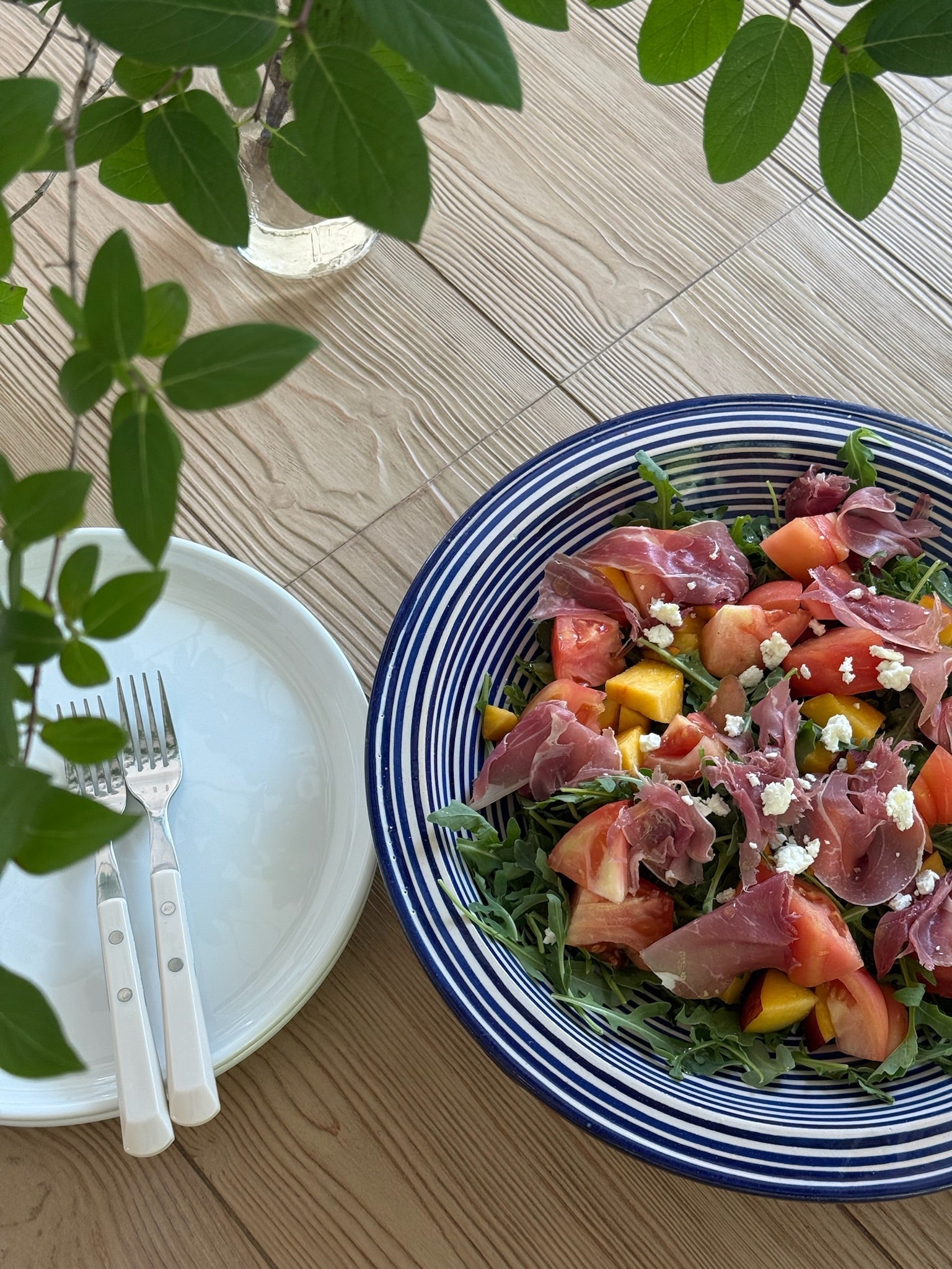 Peach & arugula summer salad